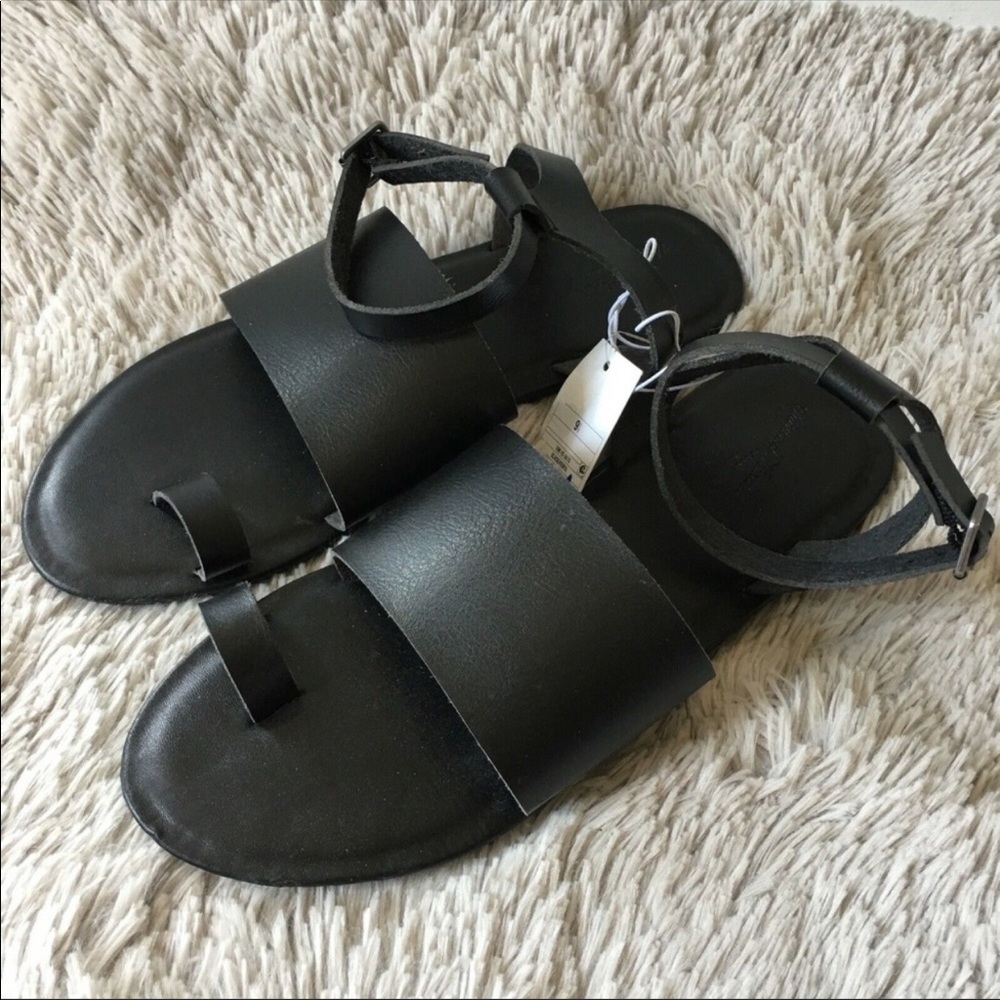 Black sandal